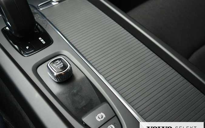 Volvo V60 cena 138800 przebieg: 43206, rok produkcji 2022 z Poznań małe 232